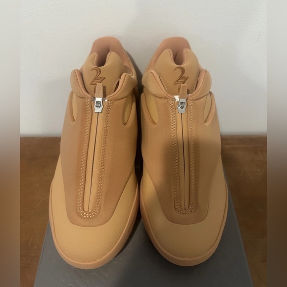 New with Box Converse Shai 001 Hail Clay Men’s Basketball Shoes - Picture 3 of 4